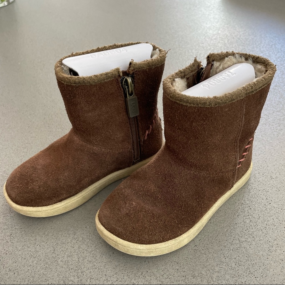 Toddler Ugg Boots with Zipper Sz 8